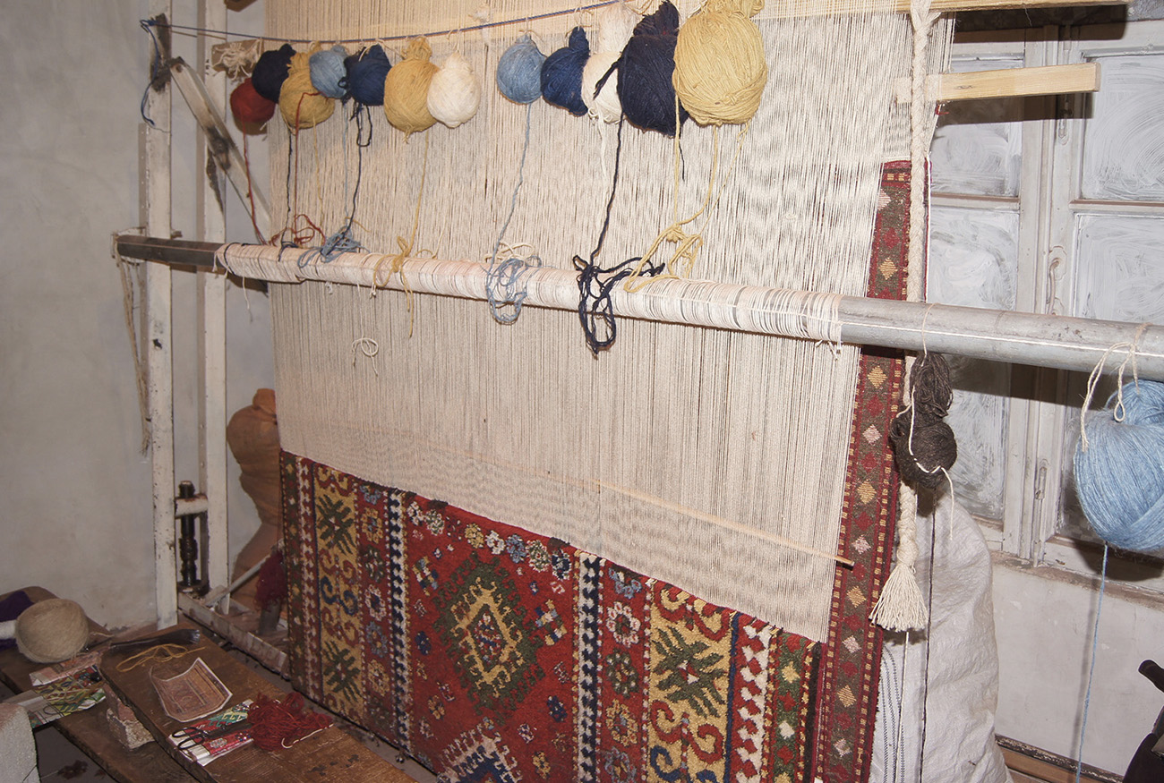 Bordjalou rug on the loom