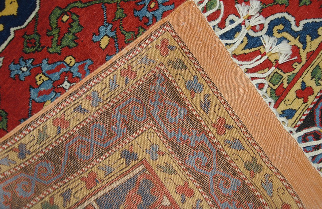 Based on the design of the XVII century 'Vakiflar Museum Star Ushak' carpet